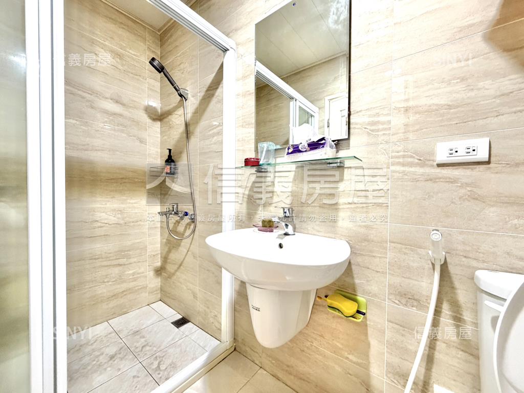 仁里文苑四房邊間前院別墅房屋室內格局與周邊環境