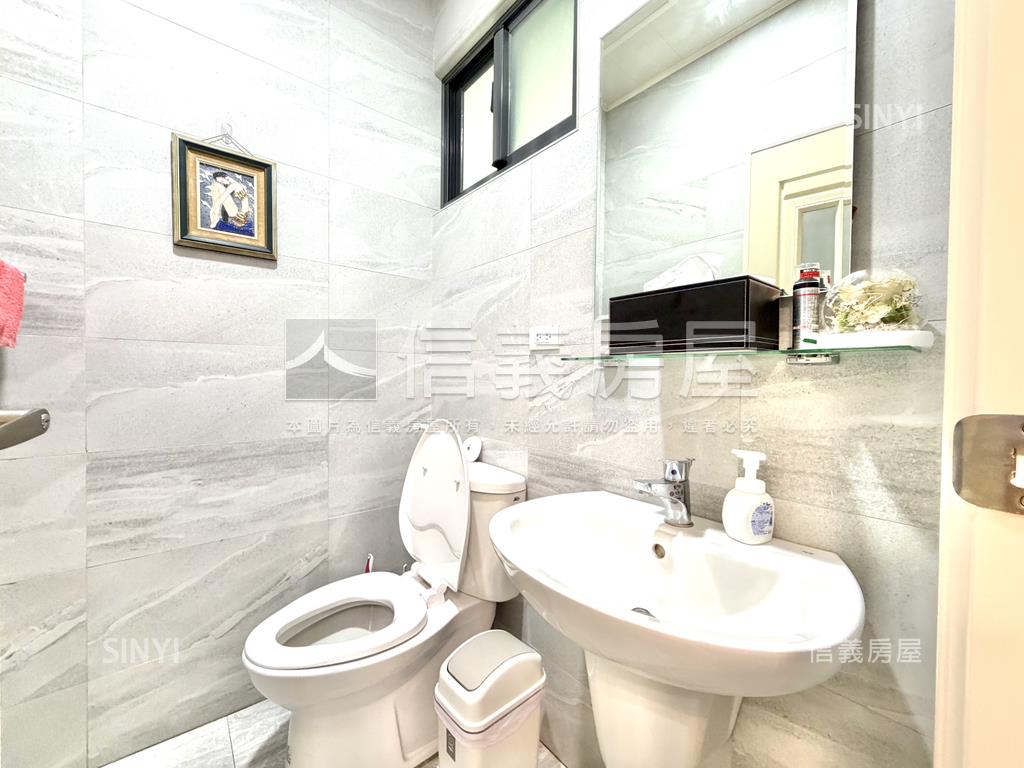 仁里文苑四房邊間前院別墅房屋室內格局與周邊環境