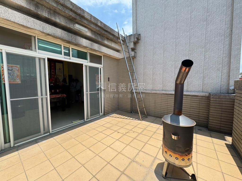 忠孝街臨路店面房屋室內格局與周邊環境