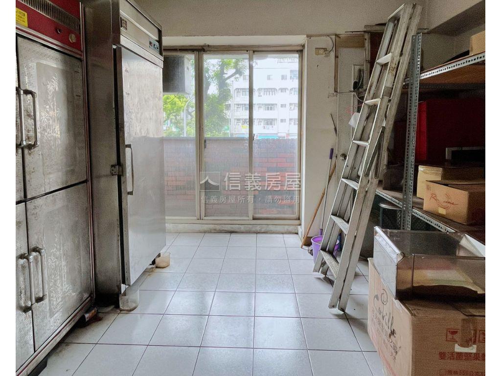轉角Ｃ位黃金樓店房屋室內格局與周邊環境