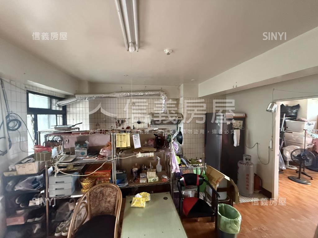 低總東勢價電梯三房華廈房屋室內格局與周邊環境
