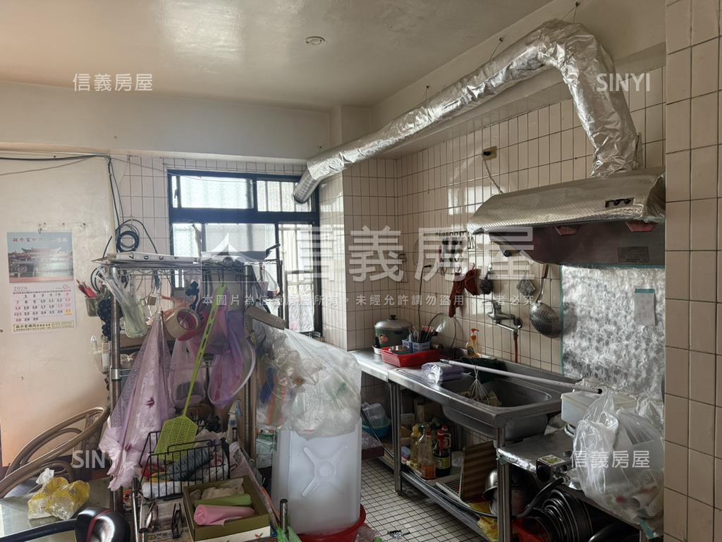 低總東勢價電梯三房華廈房屋室內格局與周邊環境