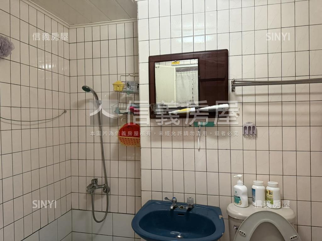 低總東勢價電梯三房華廈房屋室內格局與周邊環境