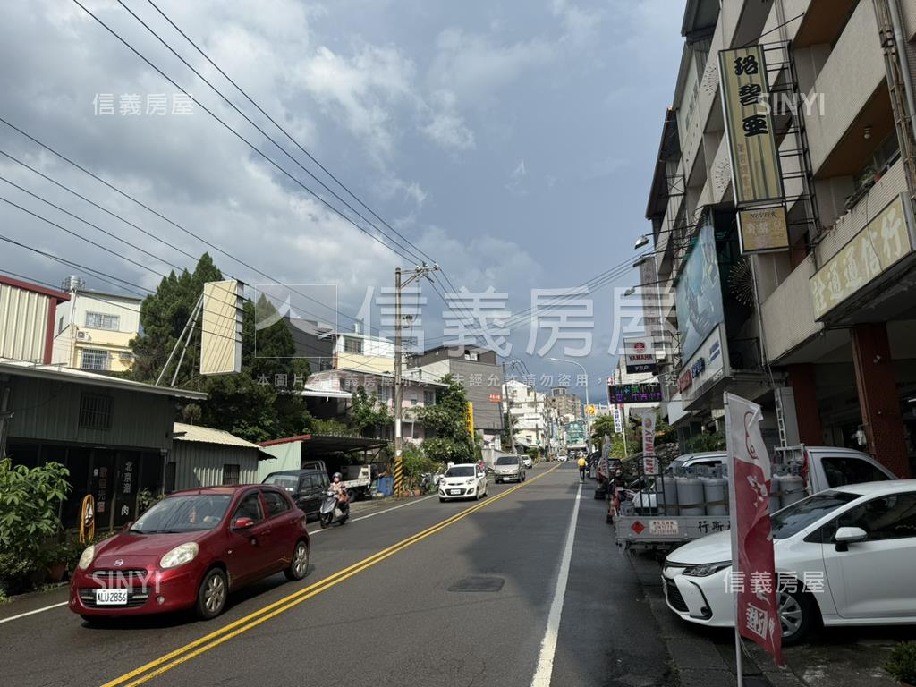 低總東勢價電梯三房華廈房屋室內格局與周邊環境