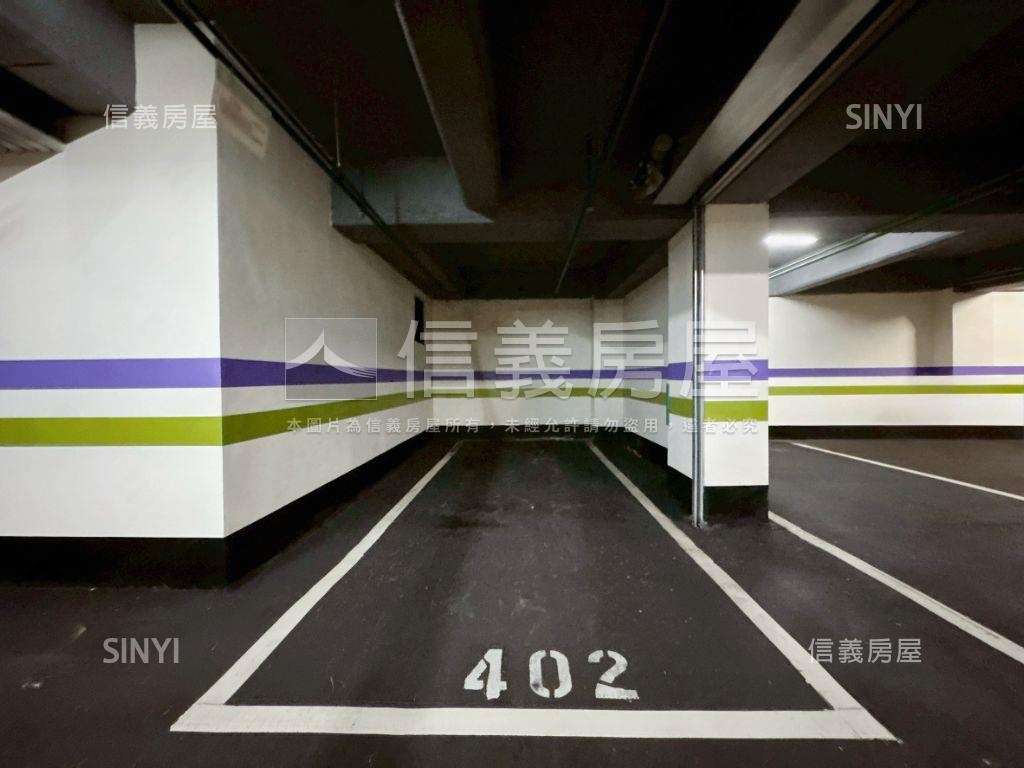 探索２１三房雙車位房屋室內格局與周邊環境