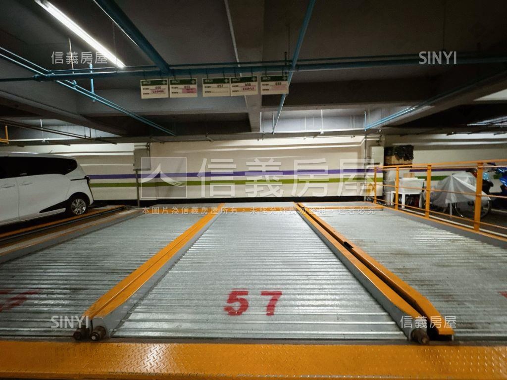 探索２１三房雙車位房屋室內格局與周邊環境