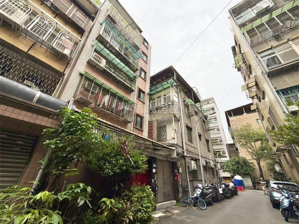 自強新村•稀有美宅房屋室內格局與周邊環境