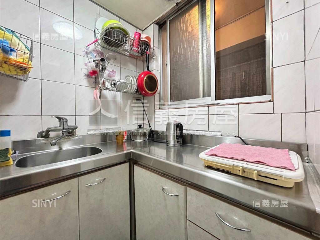 未來捷運加蚋黃金二樓房屋室內格局與周邊環境