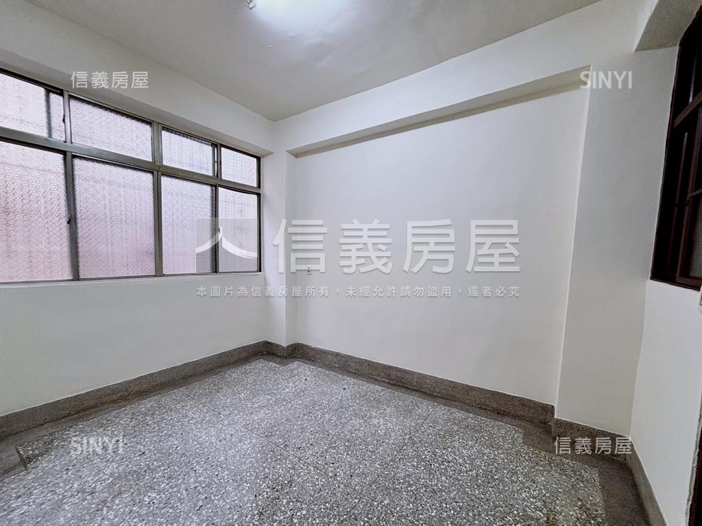 巷弄文青咖啡飄香一樓美寓房屋室內格局與周邊環境