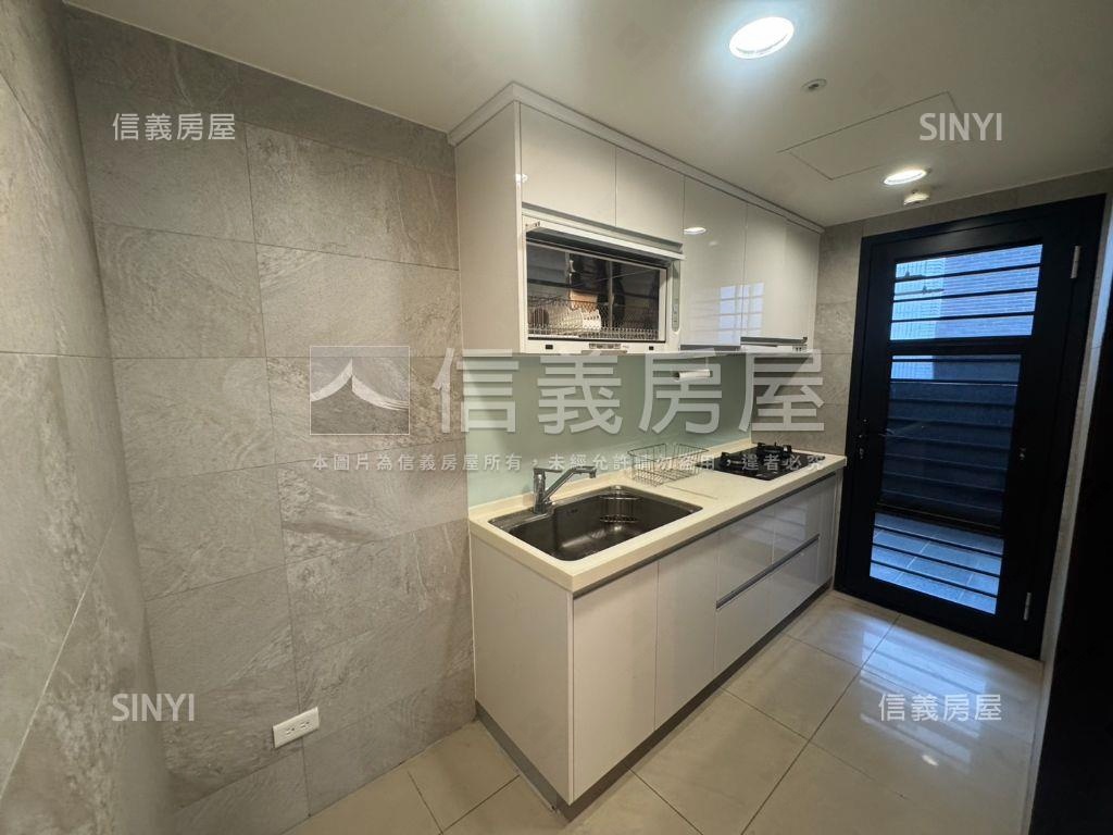 唯樂之丘、美裝潢兩房車位房屋室內格局與周邊環境