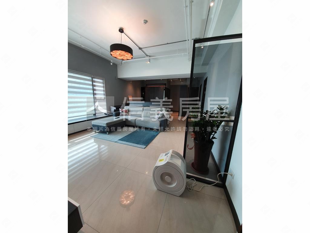 全坤世紀館精品美三房房屋室內格局與周邊環境