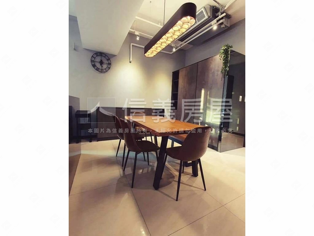 全坤世紀館精品美三房房屋室內格局與周邊環境