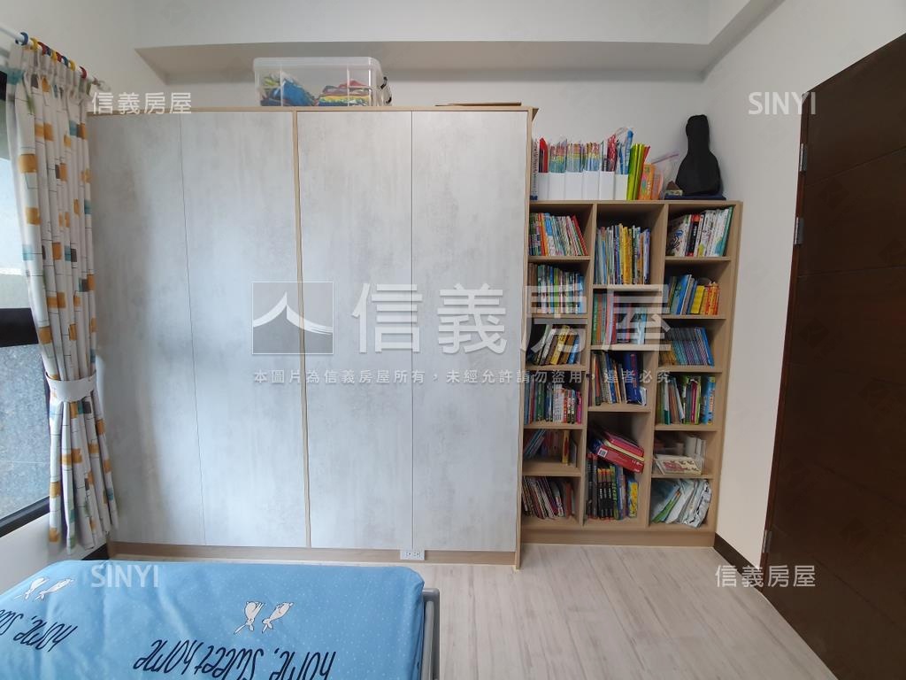 全坤世紀館精品美三房房屋室內格局與周邊環境