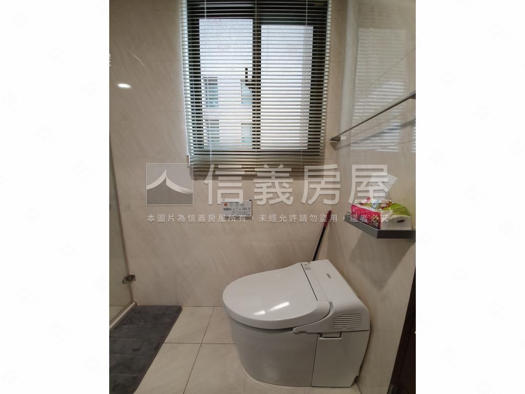 全坤世紀館精品美三房房屋室內格局與周邊環境