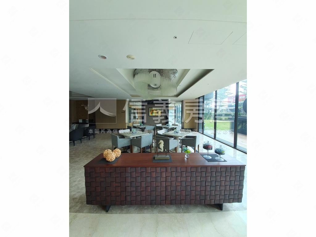 全坤世紀館精品美三房房屋室內格局與周邊環境