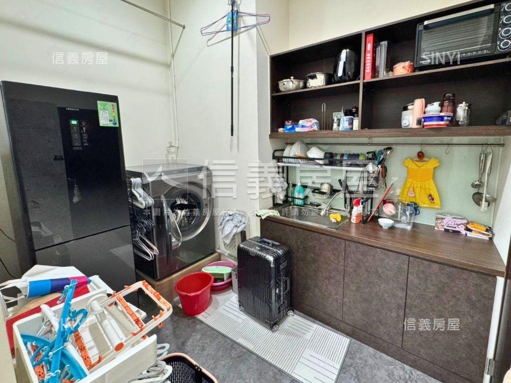 近未來捷運站金店面房屋室內格局與周邊環境