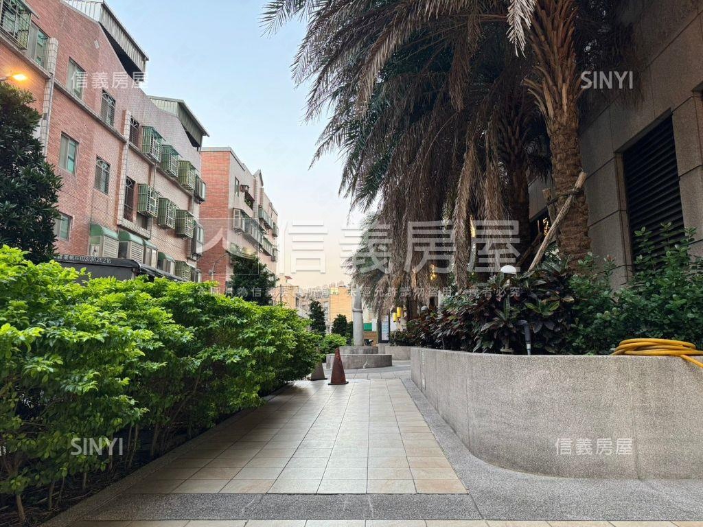 近未來捷運站金店面房屋室內格局與周邊環境