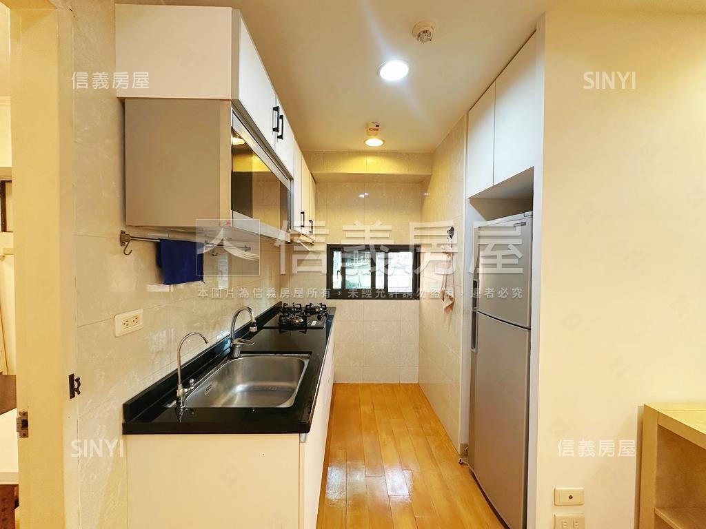 美術館特區輕軌前雙房平車房屋室內格局與周邊環境