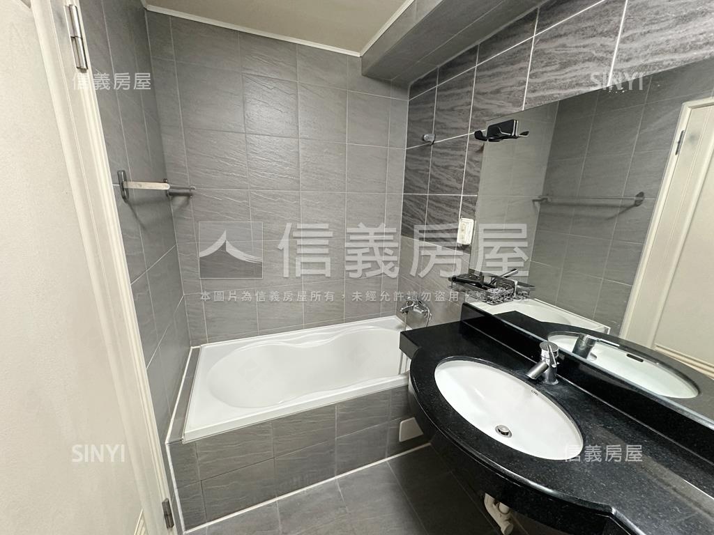 美術館特區輕軌前雙房平車房屋室內格局與周邊環境