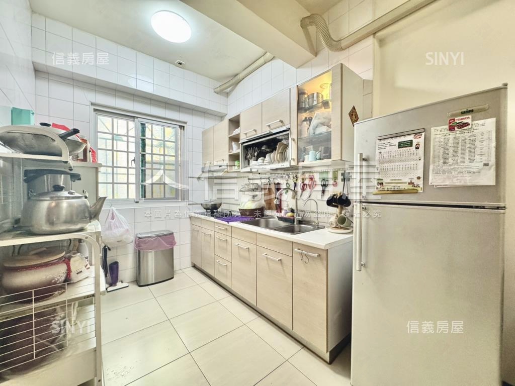 左營·榮德街稀有釋出店透房屋室內格局與周邊環境