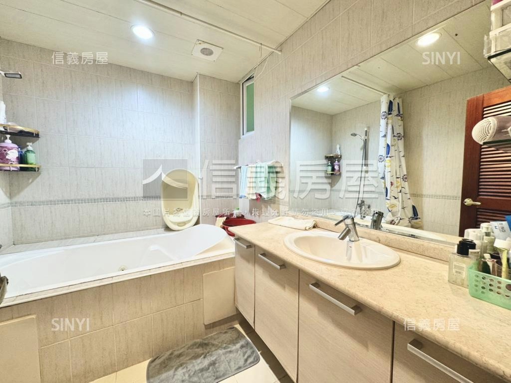 左營·榮德街稀有釋出店透房屋室內格局與周邊環境