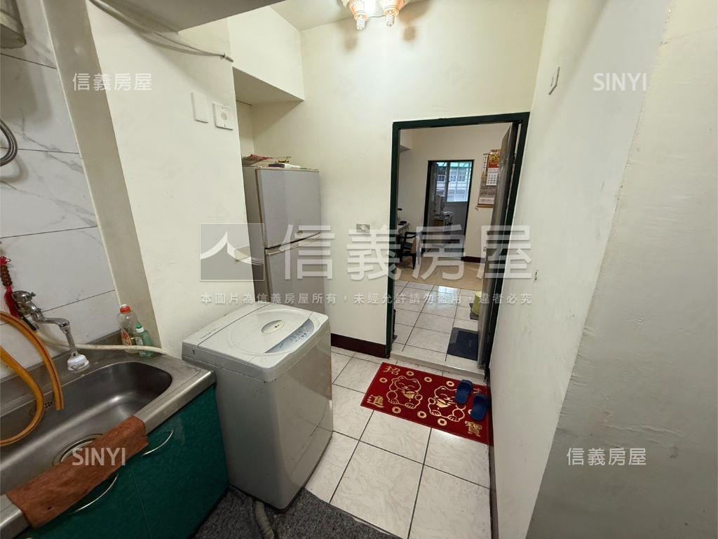 中原弘揚路三面採光套房房屋室內格局與周邊環境