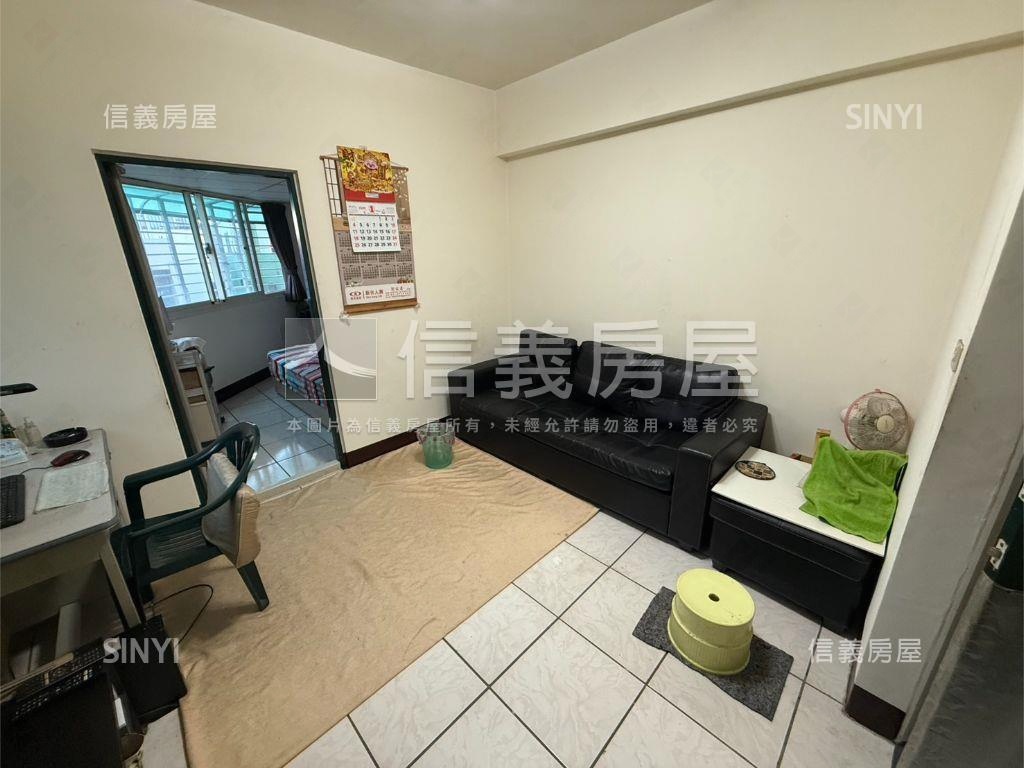 中原弘揚路三面採光套房房屋室內格局與周邊環境