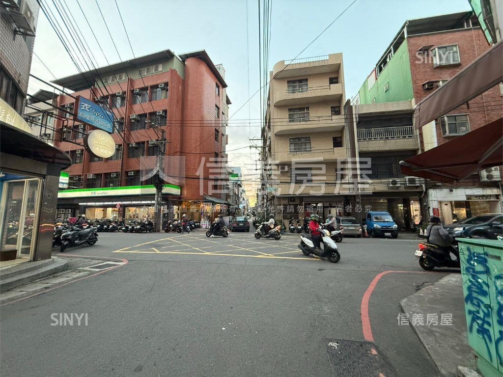 中原弘揚路三面採光套房房屋室內格局與周邊環境