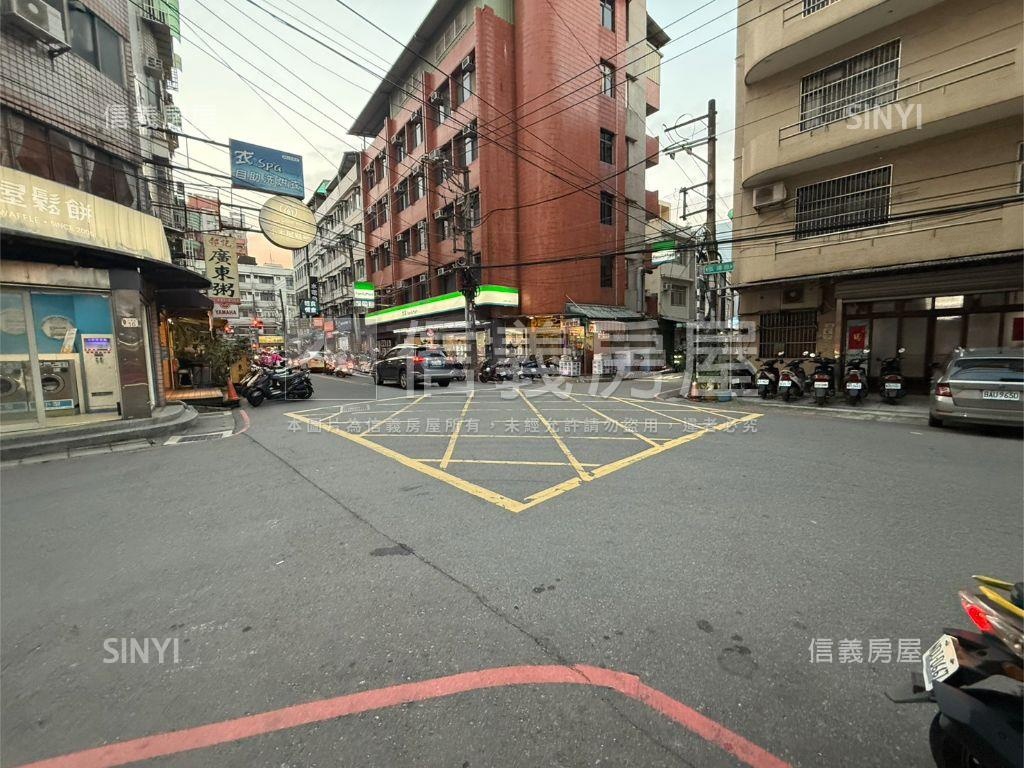 中原弘揚路三面採光套房房屋室內格局與周邊環境