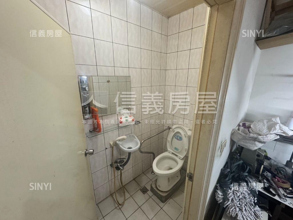 雙捷運⭐經典一樓大空間房屋室內格局與周邊環境