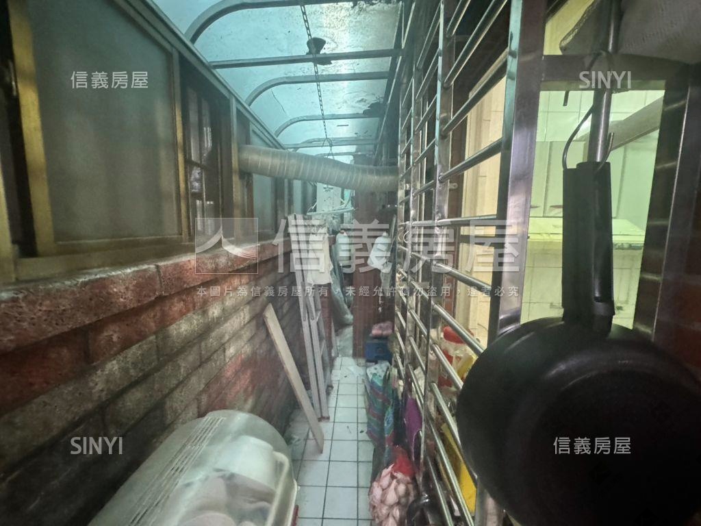 雙捷運⭐經典一樓大空間房屋室內格局與周邊環境