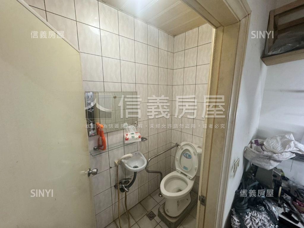 雙捷運⭐經典一樓大空間房屋室內格局與周邊環境