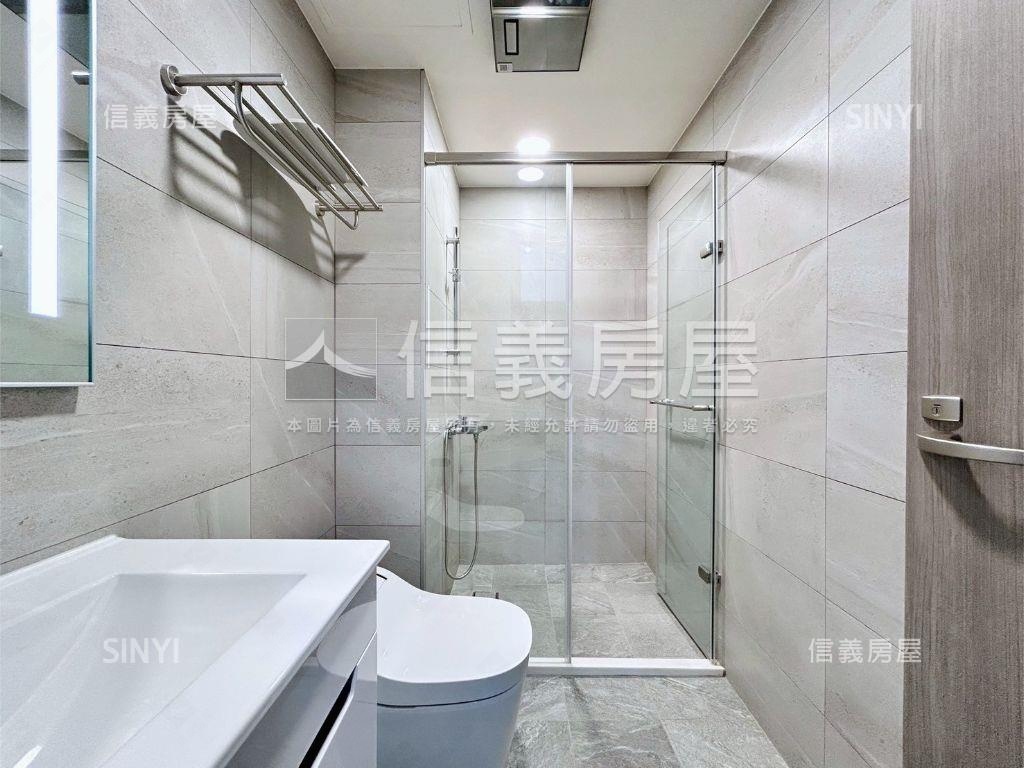 綠雅圖兩房平車全新交屋房屋室內格局與周邊環境