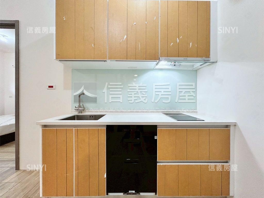 綠雅圖兩房平車全新交屋房屋室內格局與周邊環境