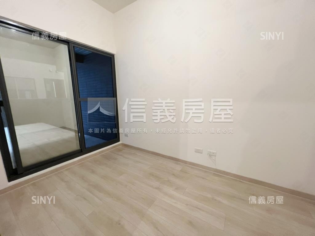 副都心雙橡園稀有露臺戶房屋室內格局與周邊環境