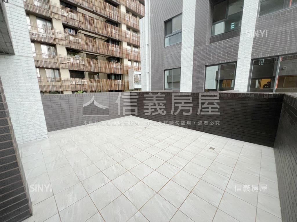 副都心雙橡園稀有露臺戶房屋室內格局與周邊環境