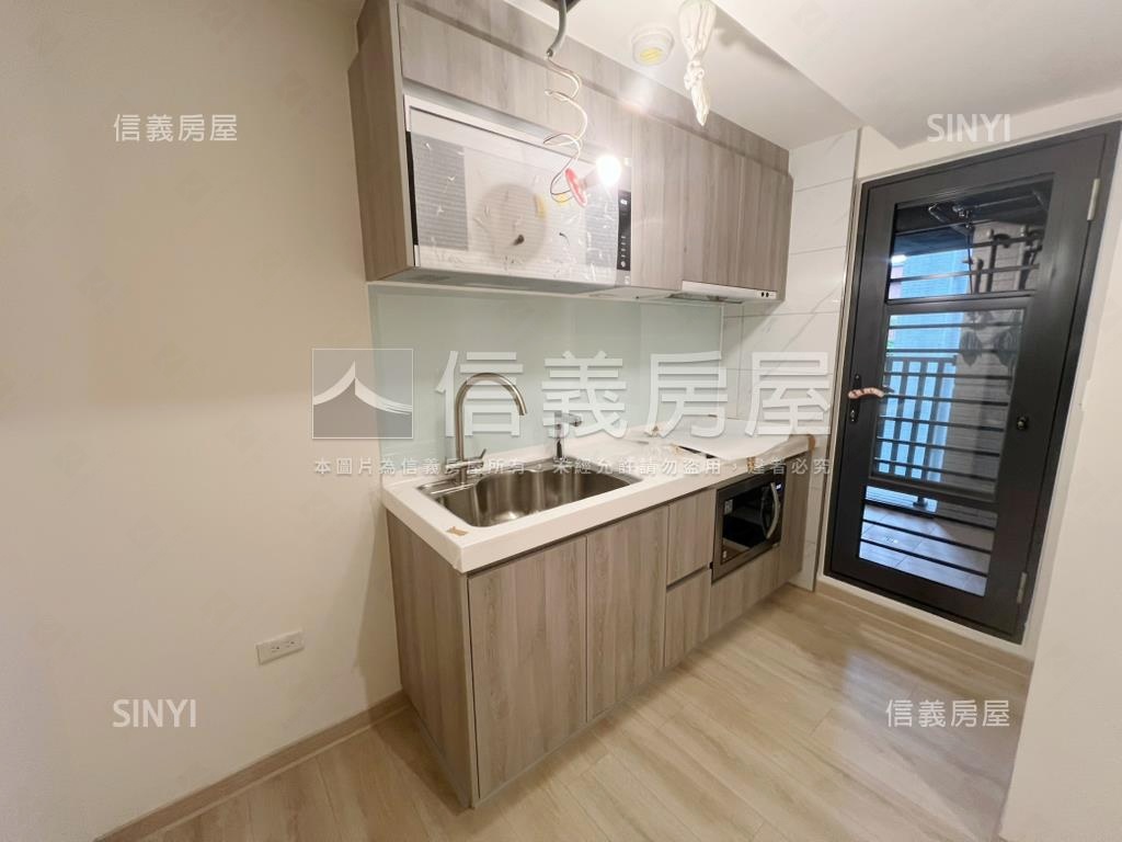 副都心雙橡園稀有露臺戶房屋室內格局與周邊環境