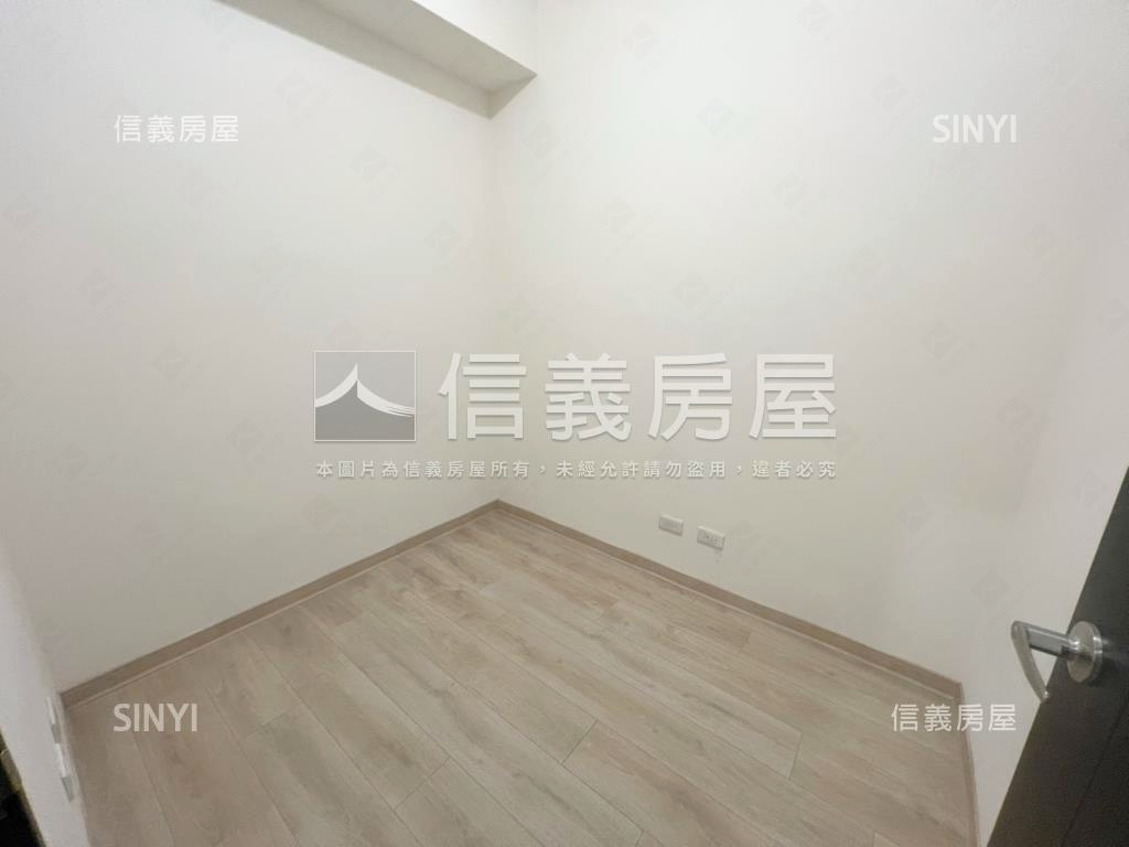 副都心雙橡園稀有露臺戶房屋室內格局與周邊環境