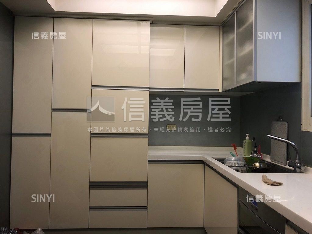 正民生路近審計新村美透店房屋室內格局與周邊環境