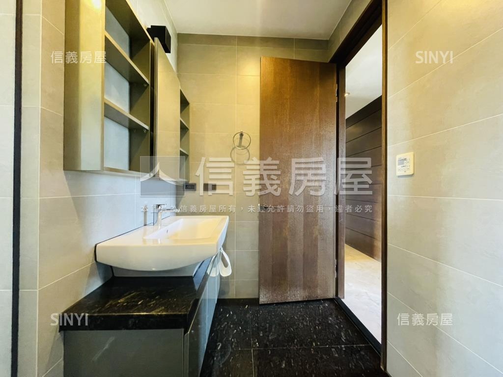 坤山上謙帝王樓中樓豪宅房屋室內格局與周邊環境