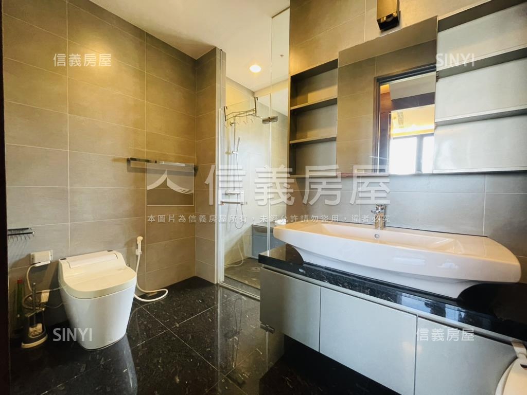 坤山上謙帝王樓中樓豪宅房屋室內格局與周邊環境