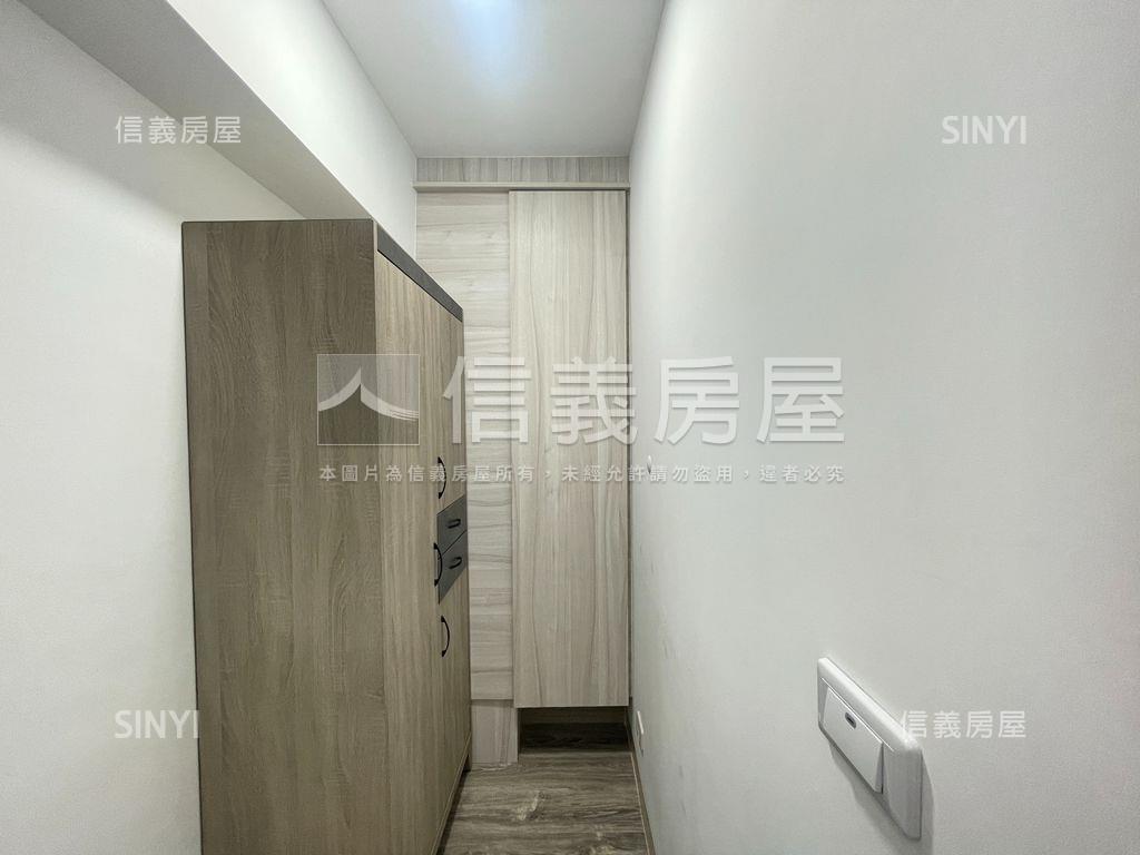 近高雄火車站高樓精裝美宅房屋室內格局與周邊環境