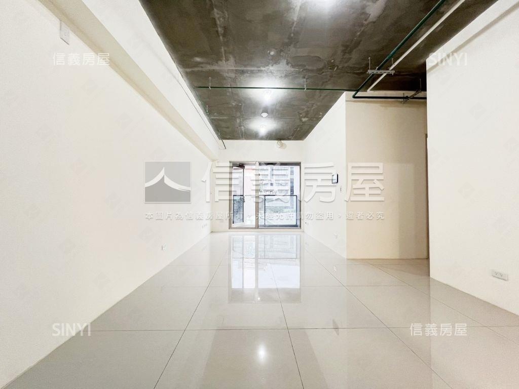 國泰建設悠陽成家三房房屋室內格局與周邊環境