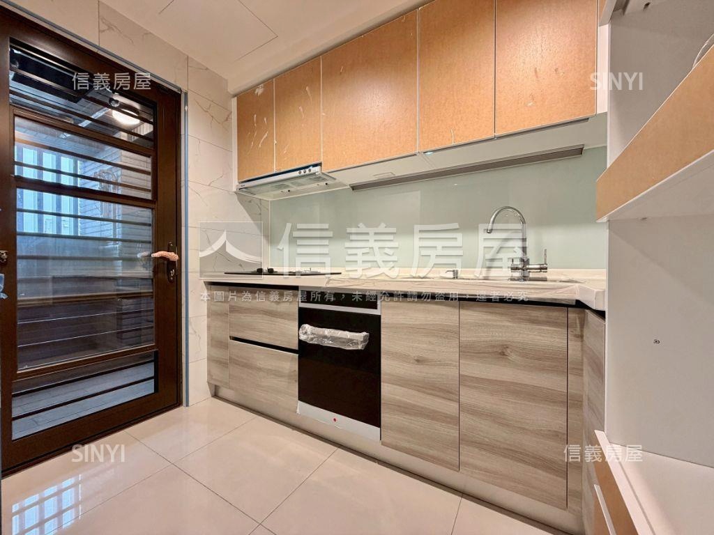 皇普莊園高樓層兩房平面車房屋室內格局與周邊環境