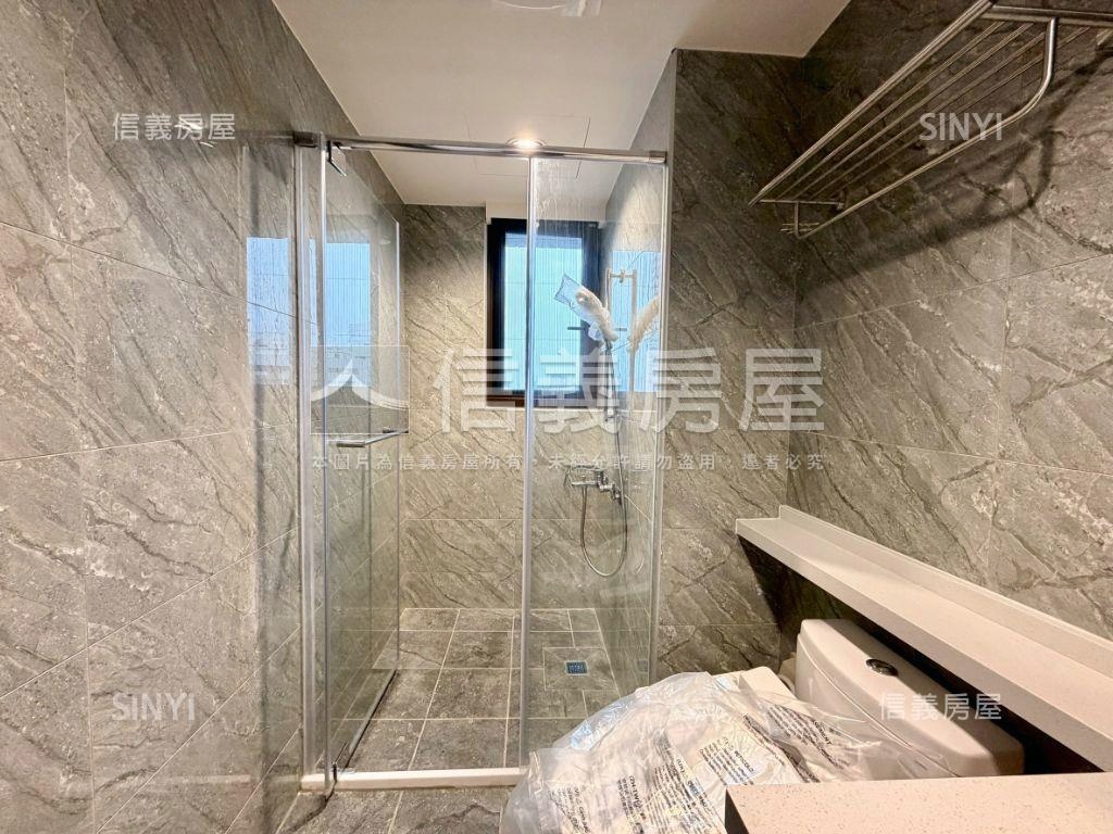 皇普莊園高樓層兩房平面車房屋室內格局與周邊環境