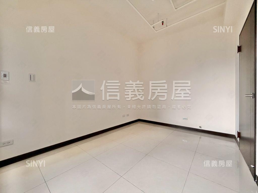 皇普莊園高樓層兩房平面車房屋室內格局與周邊環境