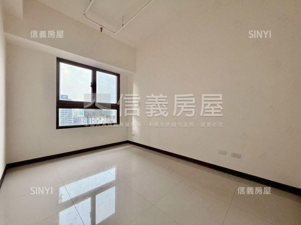 皇普莊園高樓層兩房平面車房屋室內格局與周邊環境