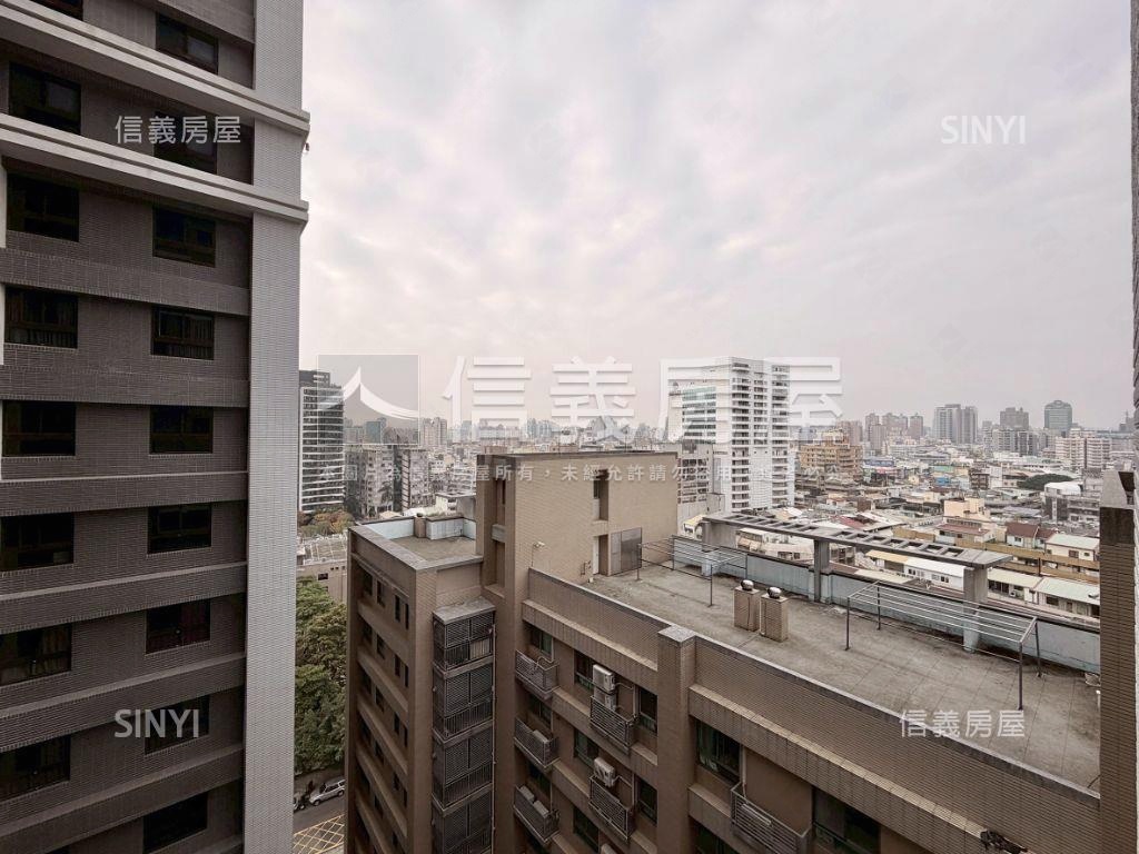 皇普莊園高樓層兩房平面車房屋室內格局與周邊環境