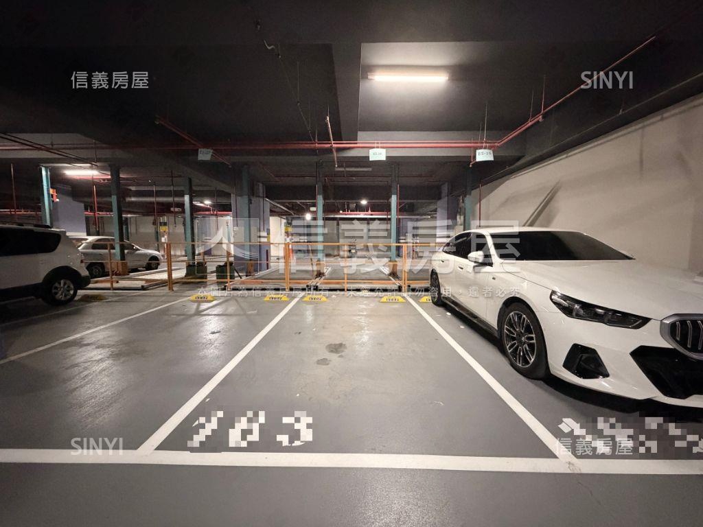 皇普莊園高樓層兩房平面車房屋室內格局與周邊環境