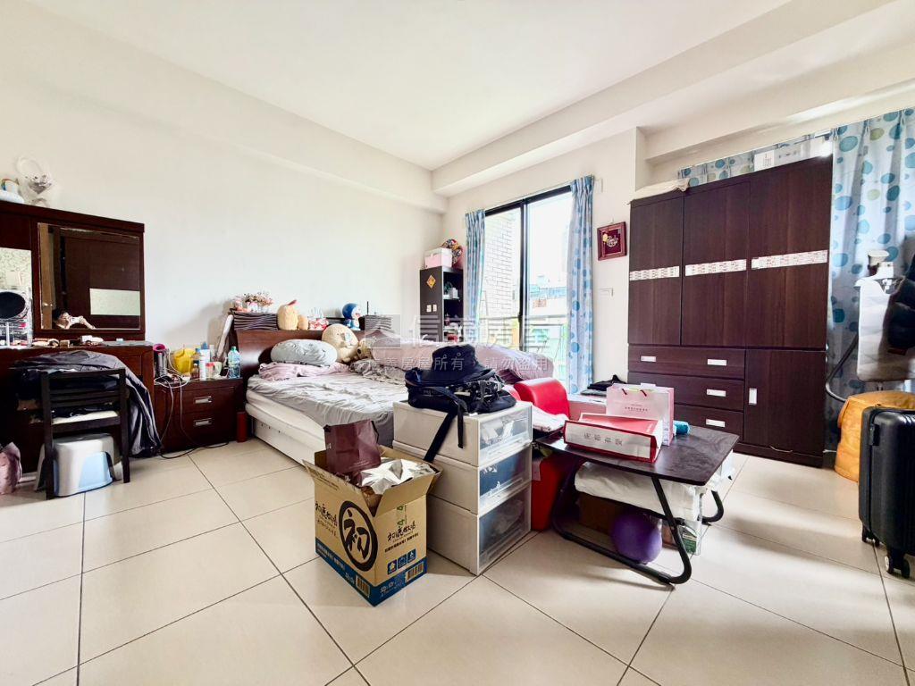 東區輕屋齡邊間車墅房屋室內格局與周邊環境